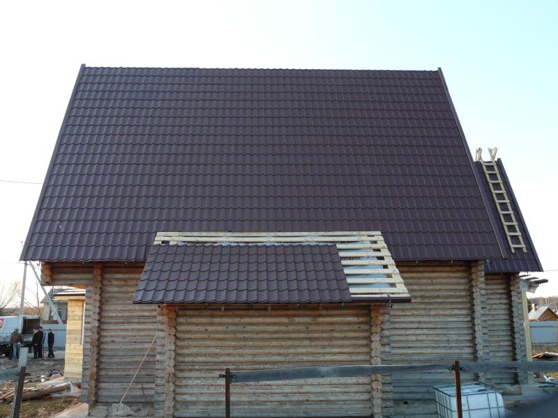 Фото крыш из металлочерепицы деревенских домов